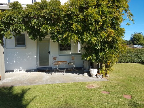 Central  Self Contained 1 Bedroom Apartment