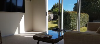 Central Self Contained 1 Bedroom Apartment