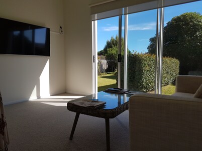 Central Self Contained 1 Bedroom Apartment