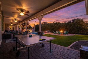 Outdoor dining - Sunny Daze in Old Town Scottsdale-Pool-Game Room (Scottsdale)