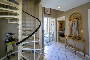 Interior - OCEANFRONT Villa perfectly located in the Heart of Fripp Island  (Fripp Island)