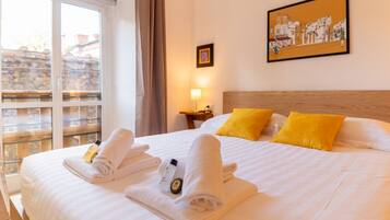 2 chambres, fer et planche à repasser, Wi-Fi, draps fournis