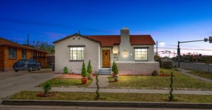 Exterior - Casa De Las Tortugas-A Historic Bungalow Retreat (El Paso)