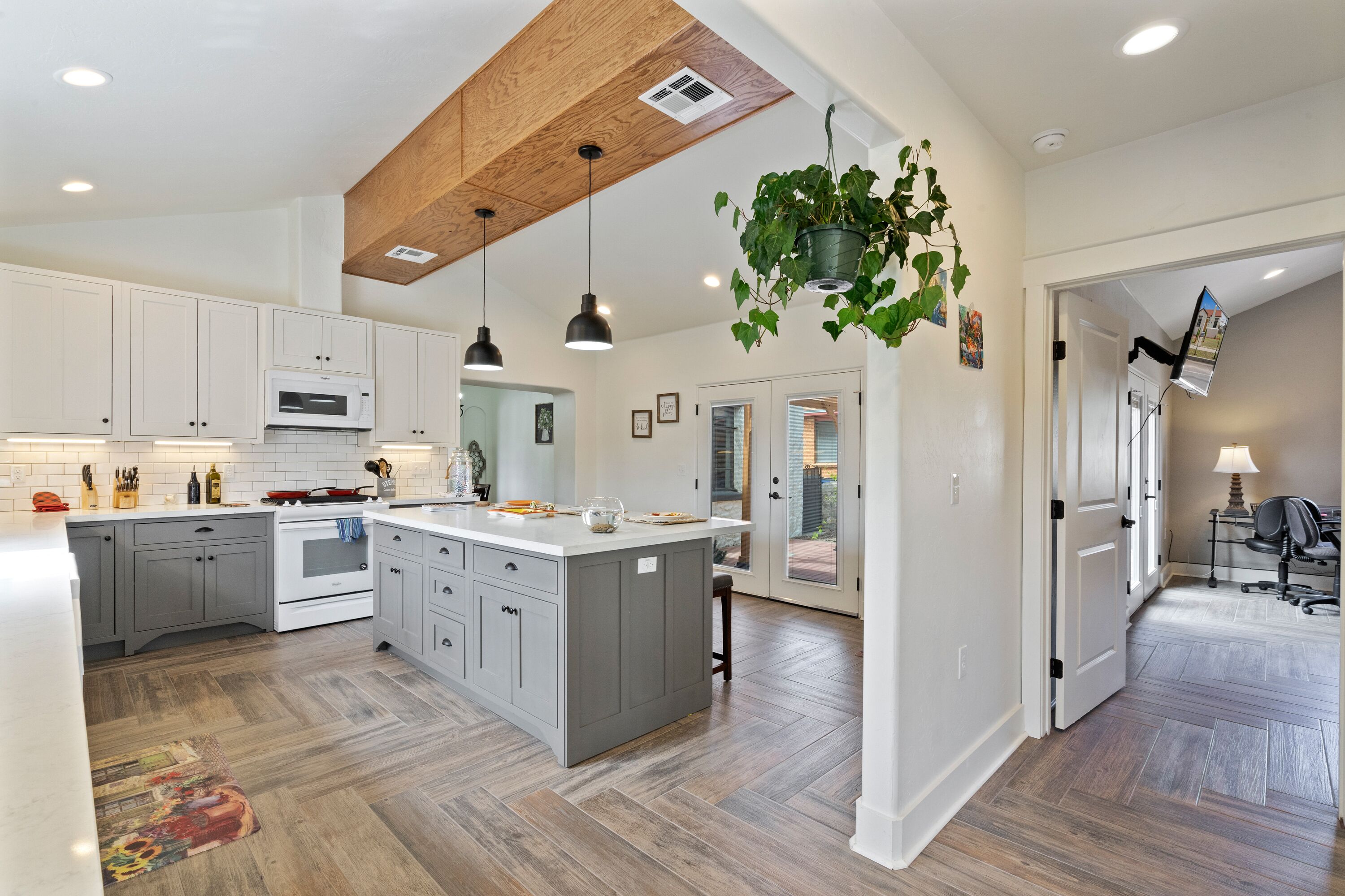 Casa De Las Tortugas-A Historic Bungalow Retreat