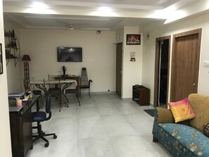 TV, Netflix, streaming services