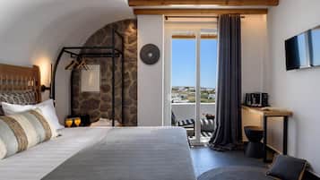 Minibar, caja de seguridad en la habitación y decoración personalizada