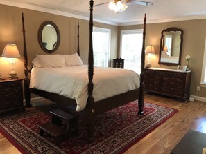 5 bedrooms, iron/ironing board, WiFi, bed sheets