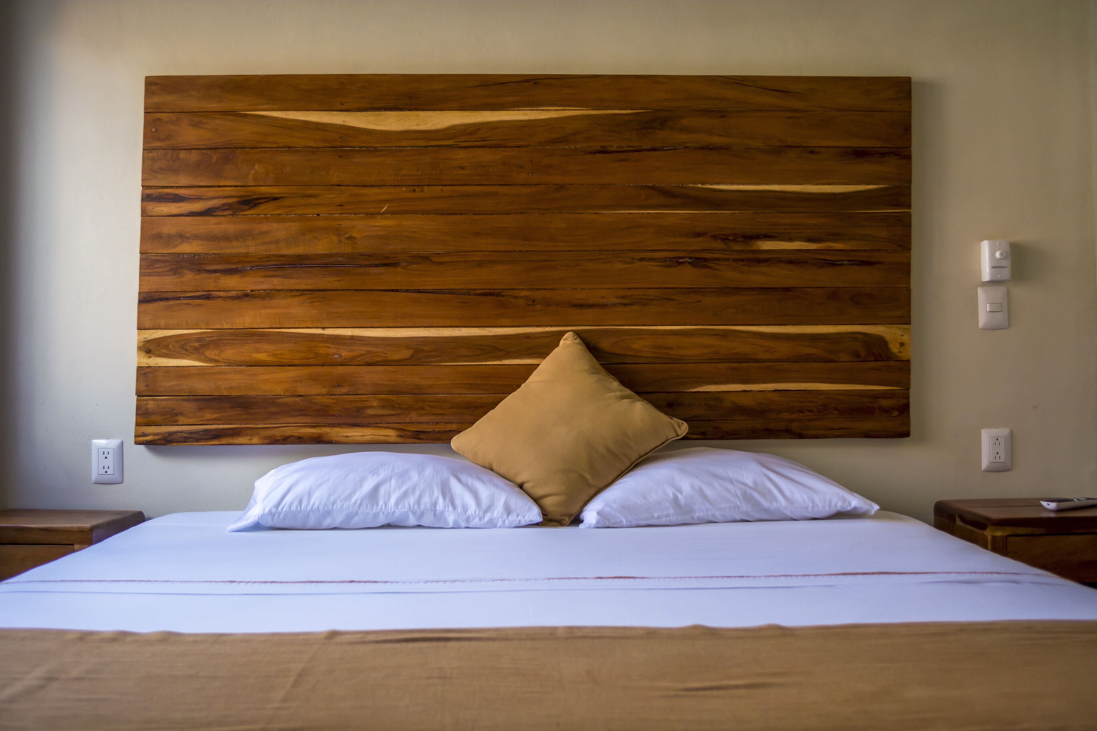 PN1! Compact GFloor KINGBED Studio + ROOFTOP POOL