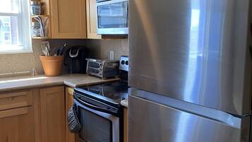 冰箱、微波炉、烤箱、炉灶