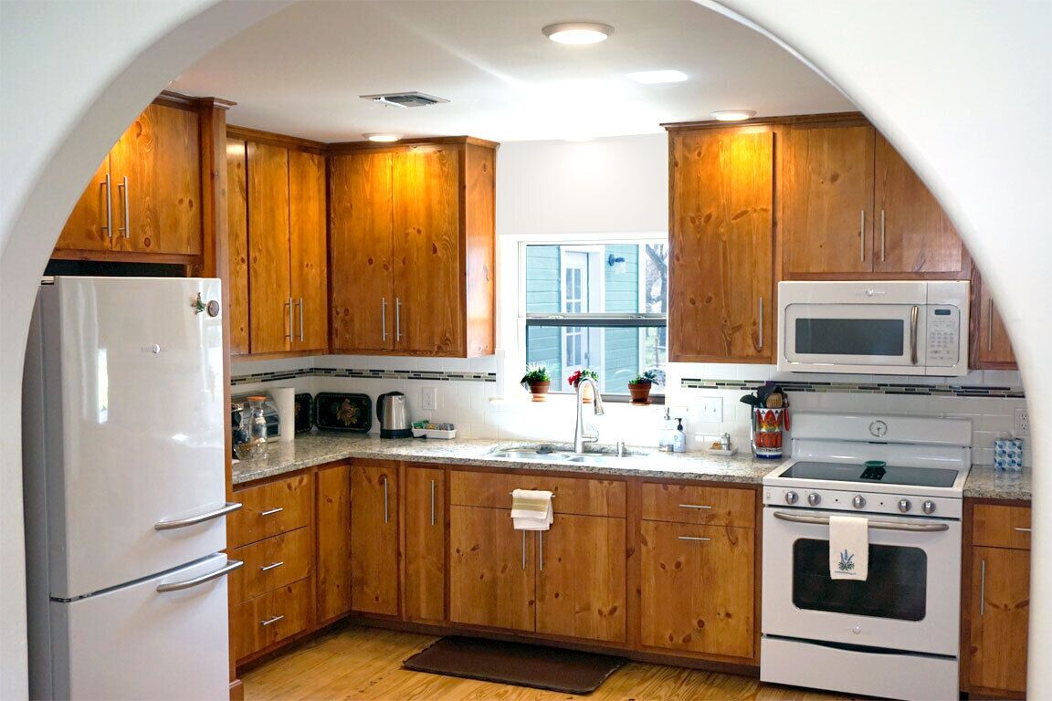 Your perfectly charming get-away in the center of the Texas Wine Country!