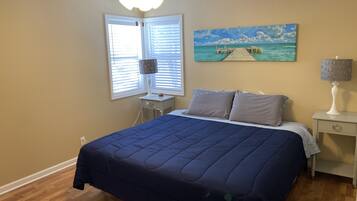 4 chambres, fer et planche à repasser, lit parapluie, Wi-Fi gratuit