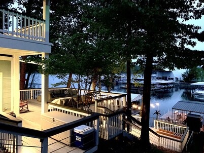 Lakefront on South Grand with Private Dock! Sleeps 8, 4 Bath - 2 full & 2 half