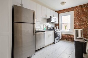 Fridge, microwave, oven, stovetop