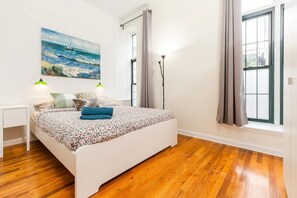 3 bedrooms, desk, iron/ironing board, WiFi