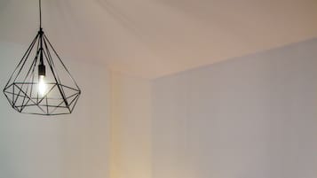 Deluxe Apartment | 1 bedroom, iron/ironing board, free WiFi, bed sheets