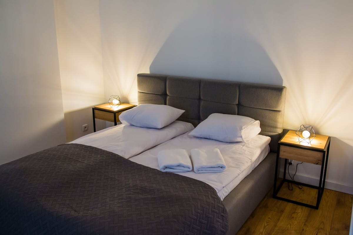 Apartamento Deluxe | 1 dormitorio, tabla de planchar con plancha, wifi gratis y ropa de cama