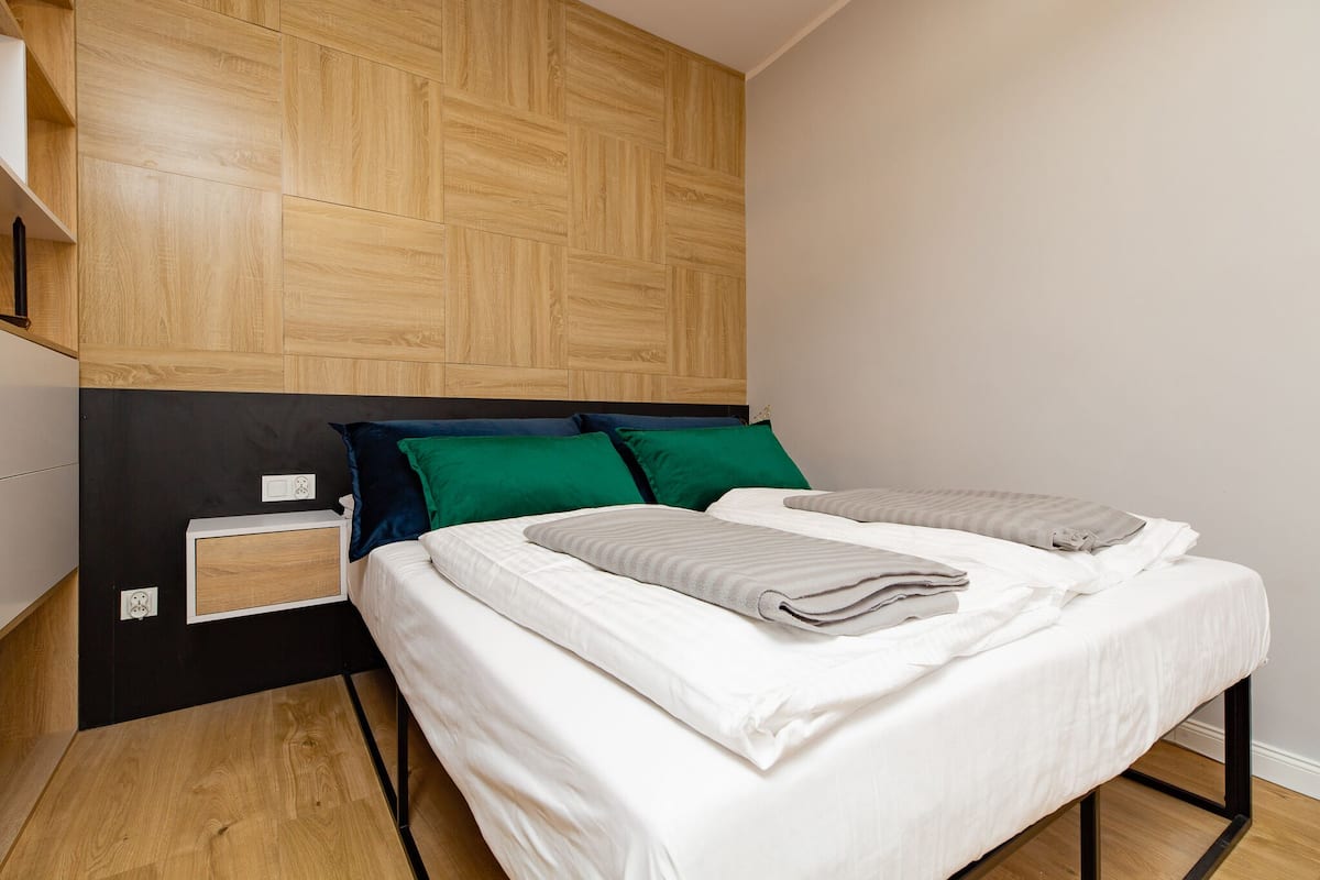 Apartamento familiar | 1 dormitorio, tabla de planchar con plancha, wifi gratis y ropa de cama