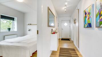 2 bedrooms, travel crib, free WiFi