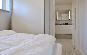 3 bedrooms, travel crib, free WiFi
