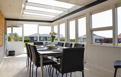 Amazing home in Slagelse with WiFi