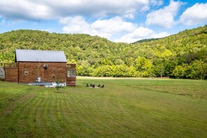 Exterior - Meadow Cabin on Sylamore Creek (Mountain View)
