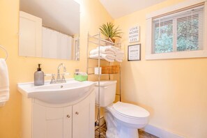 Haartrockner, Handtücher, Seife, Shampoo