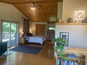 4 bedrooms, desk, iron/ironing board, travel cot - The Dairy at the Wegmueller Farm - stay on a Wisconsin farm! (Monroe)