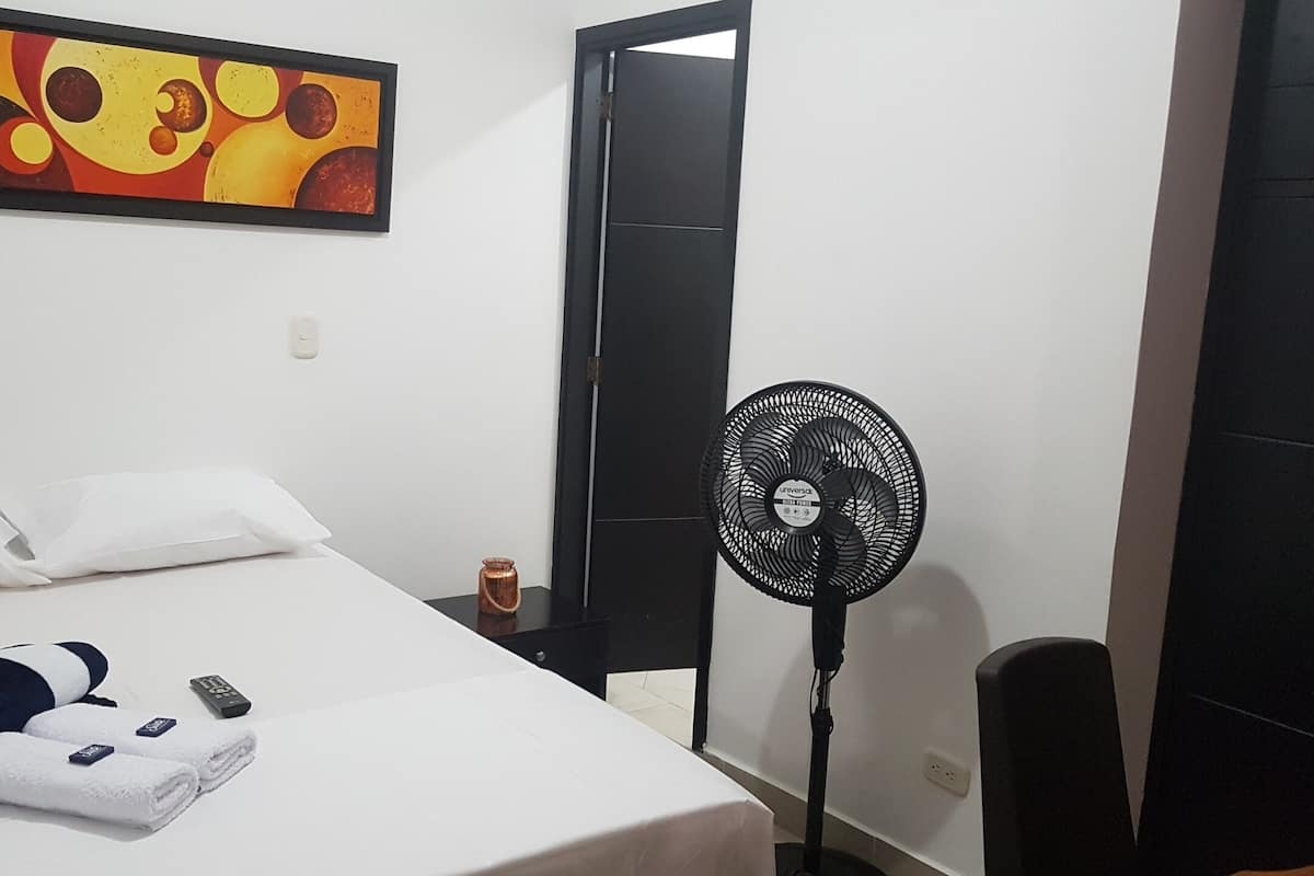 1 bedroom, iron/ironing board, free WiFi