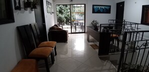 บริเวณประตูทางเข้า