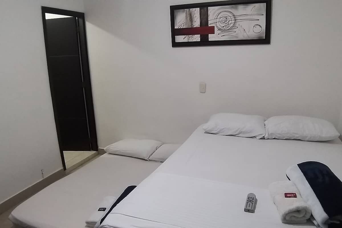 1 bedroom, iron/ironing board, free WiFi