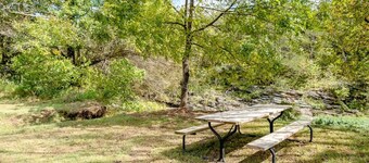 Cabin-ette at the Creek ~ a Tiny Ozark Getaway