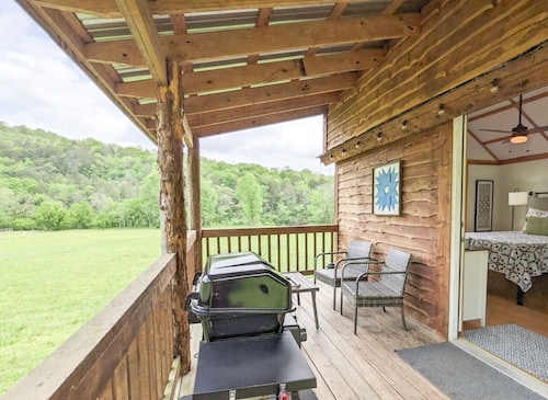 Cabin-ette at the Creek ~ a Tiny Ozark Getaway