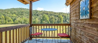 Cabin-ette at the Creek ~ a Tiny Ozark Getaway
