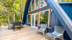 Outdoor dining - Hidden A-Frame at Double Bridge with Firepit (Mountain View)