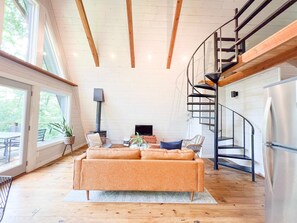 Smart TV, fireplace - Hidden A-Frame at Double Bridge with Firepit (Mountain View)