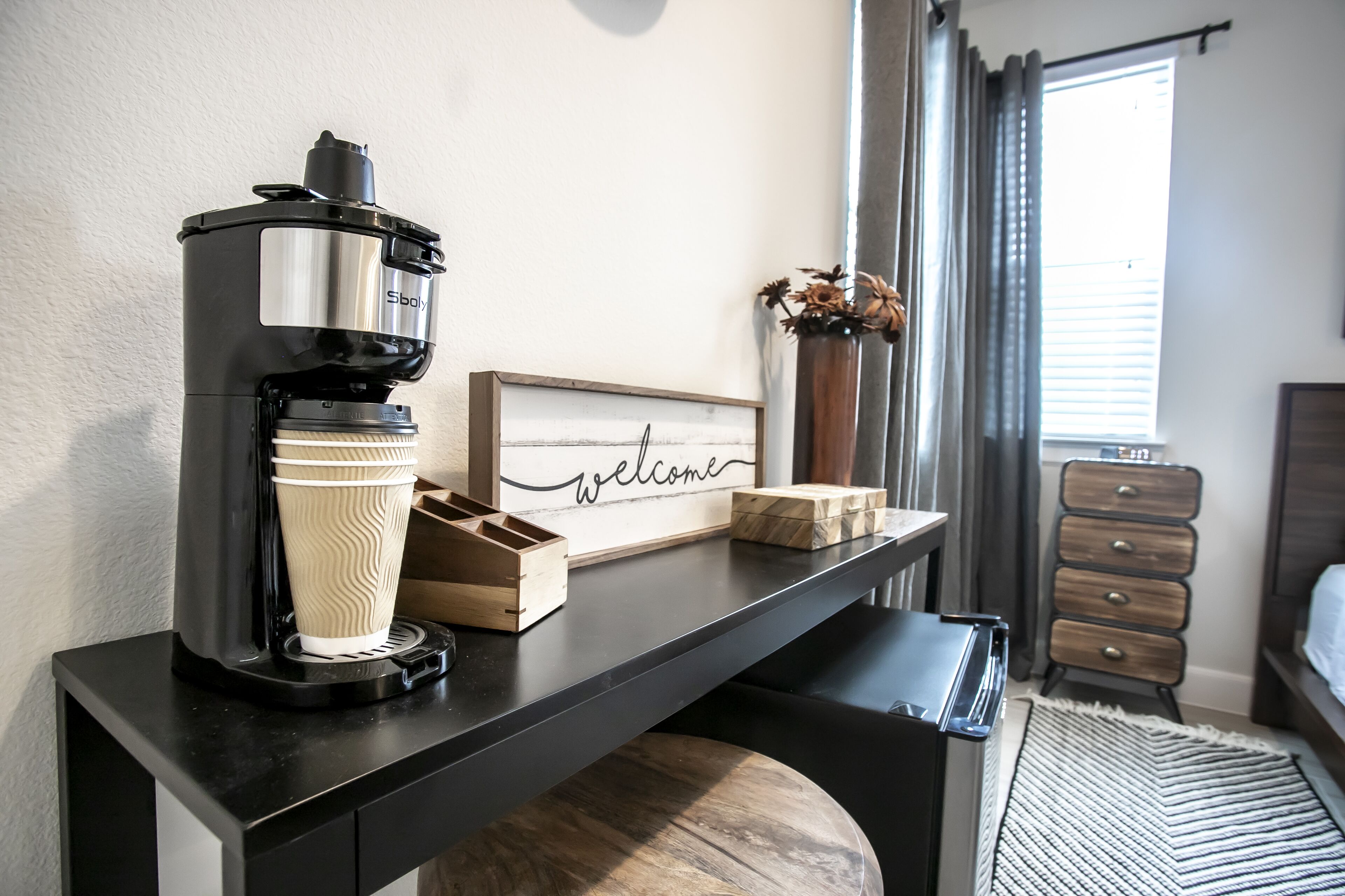 Cozy Modern Private Room Minutes From Downtown
