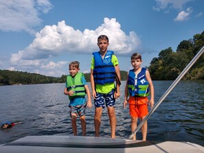 Unclassified image, 5 of 31, button