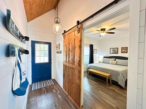 2 chambres, fer et planche à repasser, literie fournie