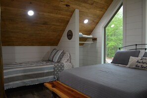 2 bedrooms, iron/ironing board, bed sheets