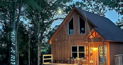 Unique Treehouse property at Lake Catherine. Lake toys included.