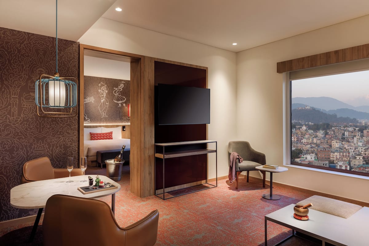 Suite, 1 King Bed with Sofa bed