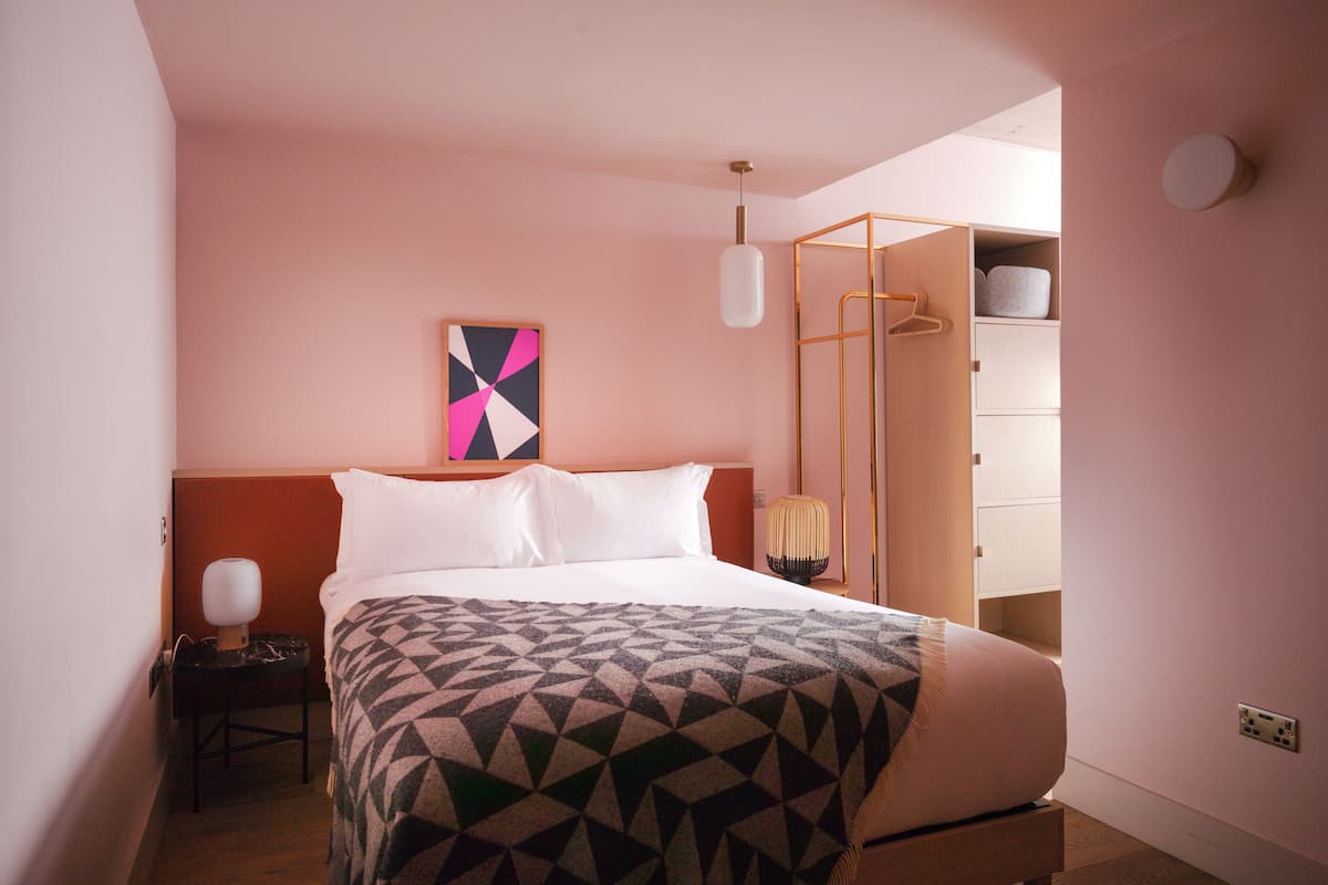 Studio | Coffres-forts dans les chambres, bureau