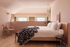 Duplex Suite | In-room safe, individually decorated, individually furnished, desk - Zanzibar Locke (Dublin)