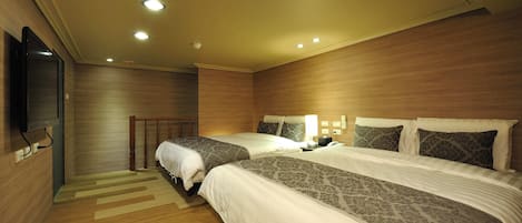 Superior Room | Desk, soundproofing, free WiFi, bed sheets