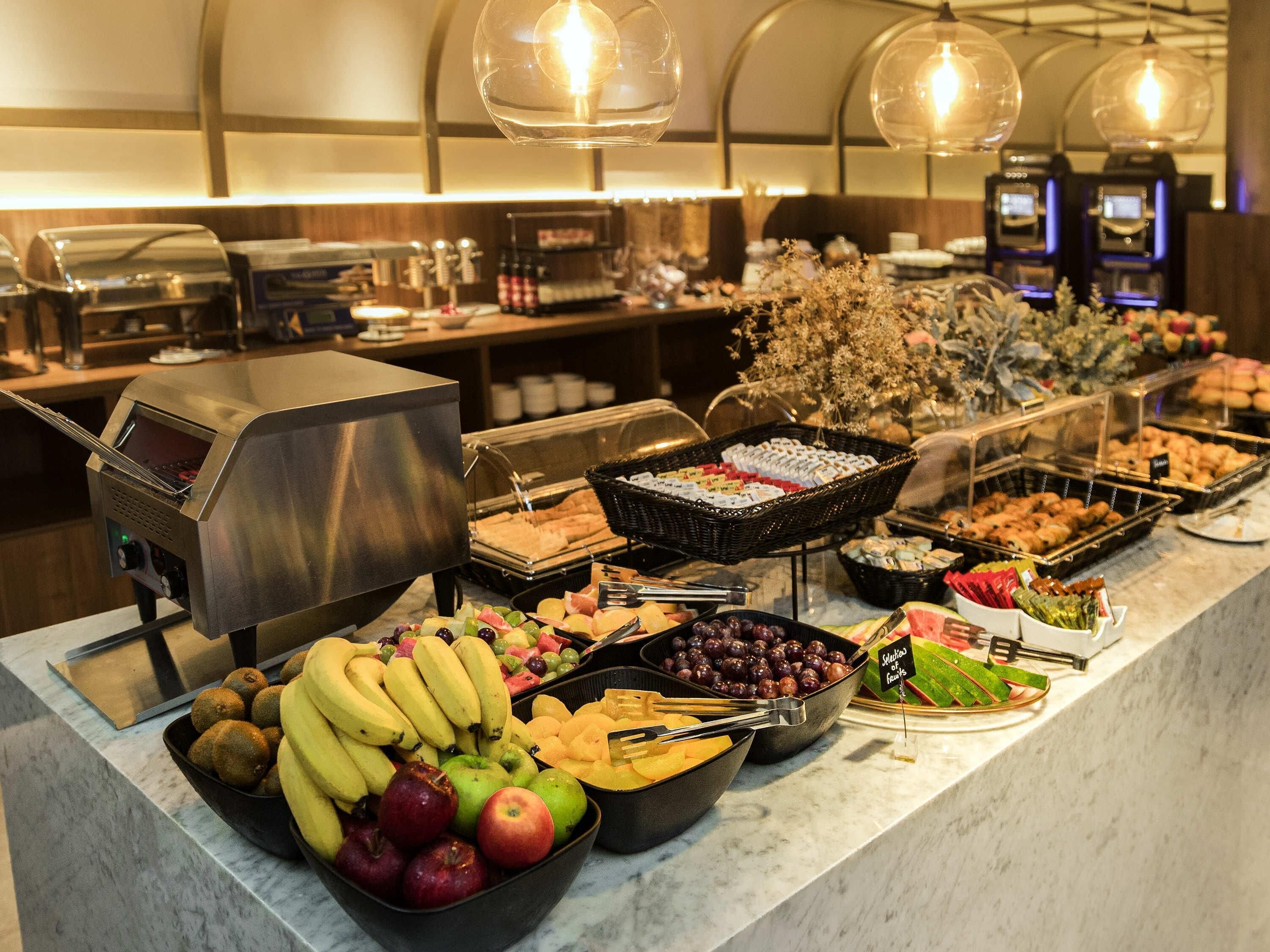 Daily full breakfast (EUR 12 per person)