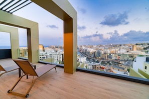Privilege, Suíte superior, 1 cama Queen e sofá-cama, terraço, vista para o mar | Deque