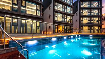 Seasonal outdoor pool