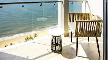 Premier Executive Ocean View King | Uitzicht op strand/zee