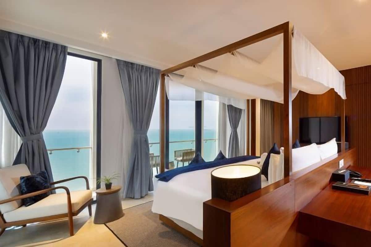 1 chambre, minibar, coffres-forts dans les chambres, bureau