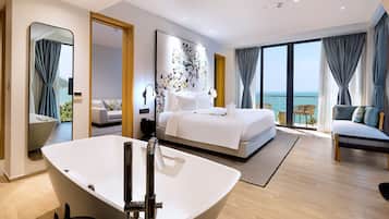 Premier Suite Ocean View King | Minibar, in-room safe, desk, blackout drapes